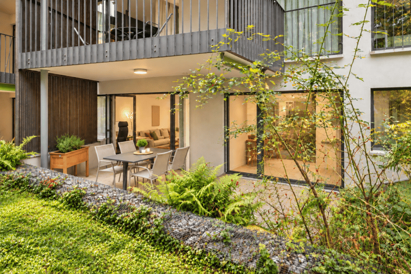 2.5-Zimmer-Gartenwohnung mit lauschigem Sitzplatz mitten in Zürich (1)