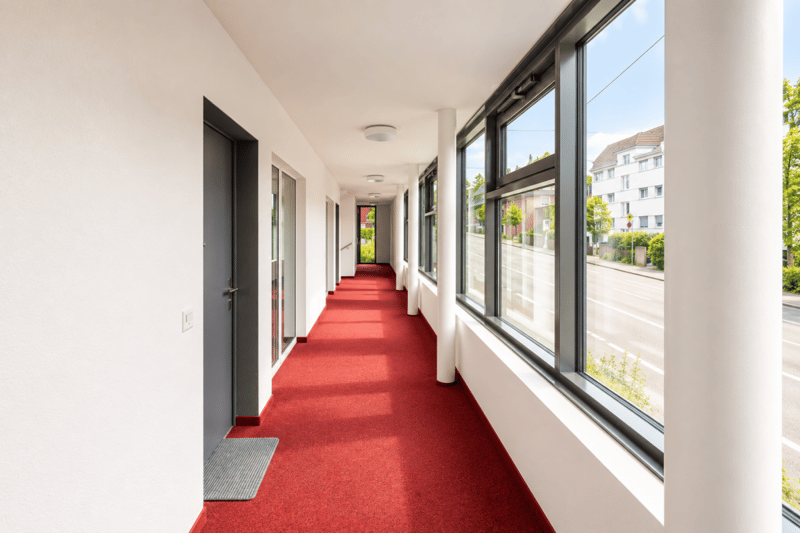 2.5-Zimmer-Gartenwohnung mit lauschigem Sitzplatz mitten in Zürich (11)