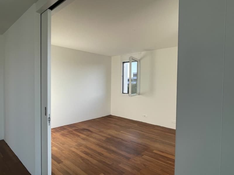 Vielseitig nutzbares, angrenzendes Zimmer