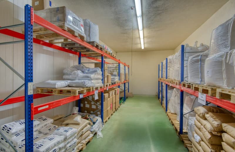 Espace commercial et de stockage attractif dans un emplacement favorable au trafic (5)