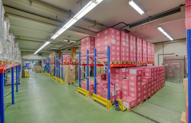 Espace commercial et de stockage attractif dans un emplacement favorable au trafic (4)