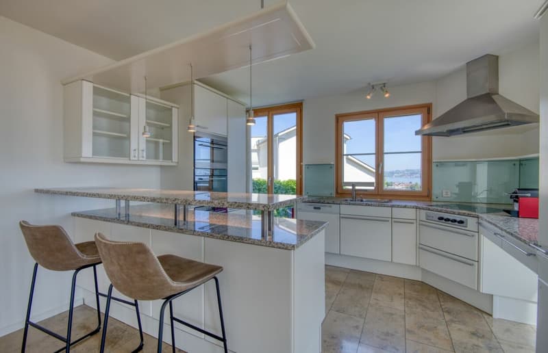 6.5-Zimmer-Haus mit Weitblick über den Zürichsee (3)