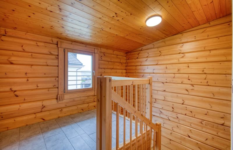 2-Zimmer-Wohnung mit Terrasse über die ganze Wohnungslänge Viel Holz, viel Licht und eine Terrasse, die alles verbindet (7)
