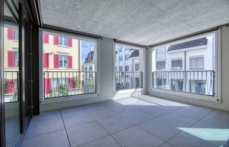 Moderne 3.5-Zimmer-Wohnung mit Loggia an zentraler Lage (2)