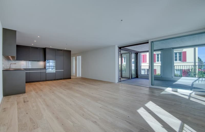Moderne 3.5-Zimmer-Wohnung mit Loggia an zentraler Lage (3)