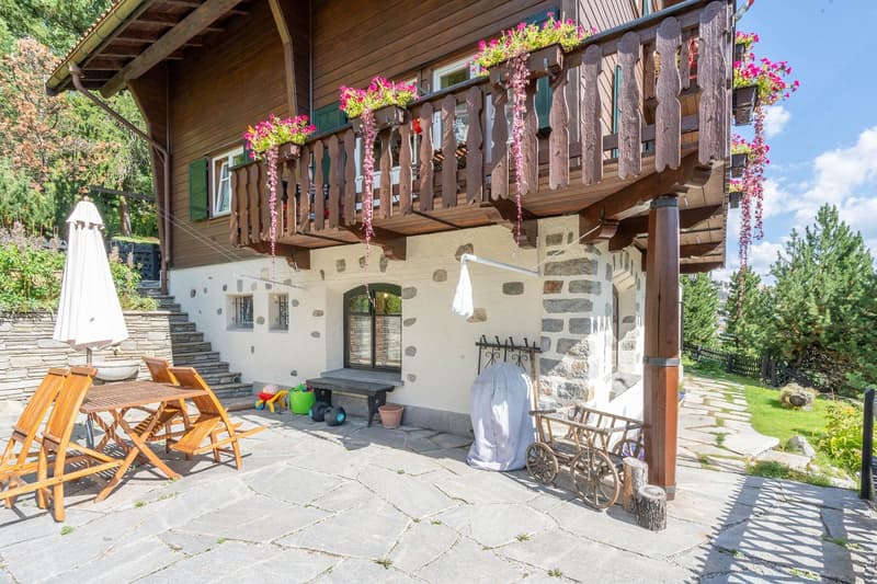 Ferienwohnung mit Berg- und Seesicht | Appartamento di vacanze con vista sulle montagne e sul lago (1)
