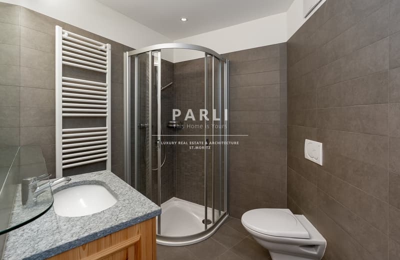 Exklusive 4.5-Zimmer-Ferienwohnung mit Panoramablick – Sommersaison in La Punt (8)