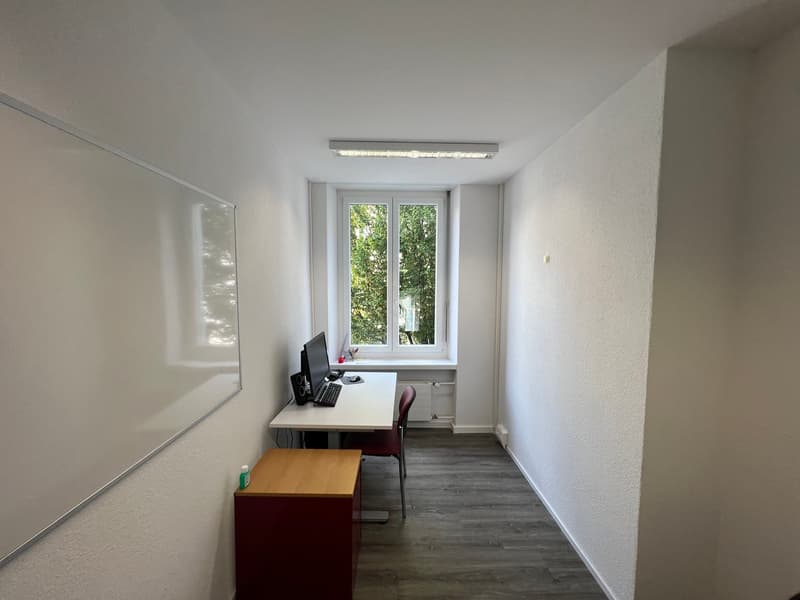 Kleines, zentrales Büro mit viel Charme und Tageslicht. (2)