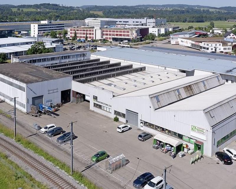 Zentrale Lager- und Produktionsflächen (2)