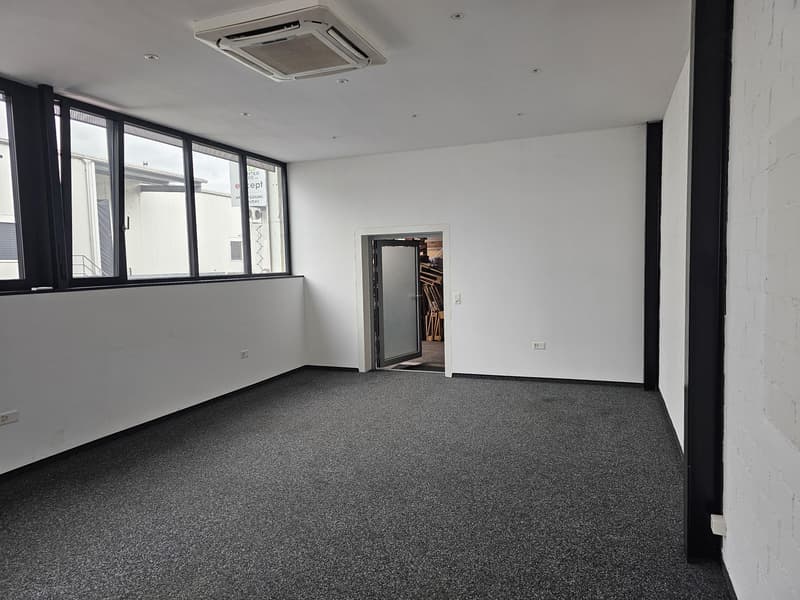 Zentrale Büro- und Gewerbefläche zu vermieten (2)