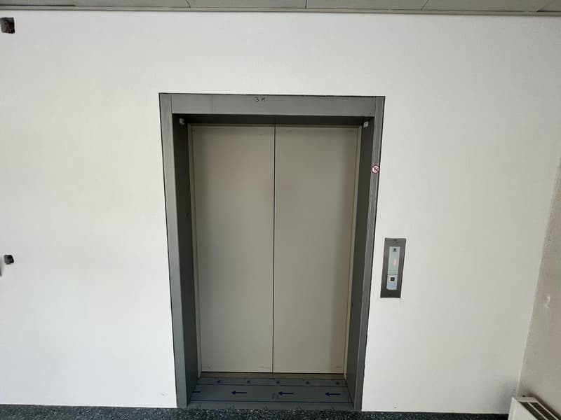 Zentrale Gewerbefläche zu vermieten (11)