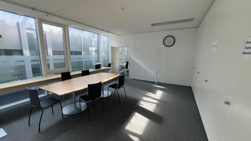 Zentral gelegene Bürofläche zu vermieten (9)