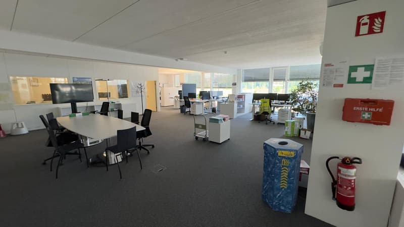 Zentral gelegene Bürofläche zu vermieten (6)