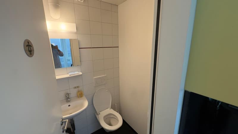 Zentral gelegene Bürofläche zu vermieten (12)