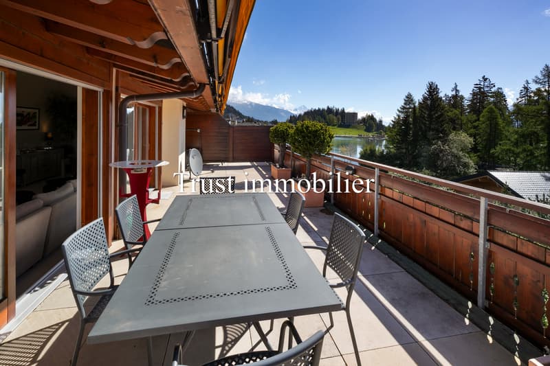 5043. Bel Attique-Duplex traversant, avec vue sur Lac Grenon (13)