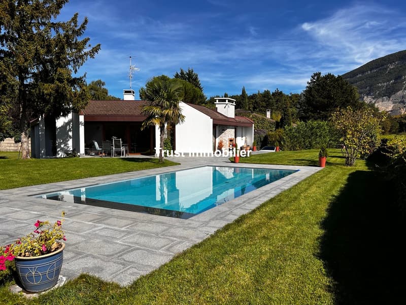 VESSY : VILLA D'ARCHITECTE RÉNOVÉE AVEC VUE SALEVE (2)