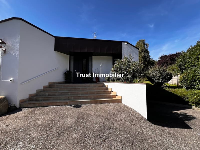 VESSY : VILLA D'ARCHITECTE RÉNOVÉE AVEC VUE SALEVE (11)