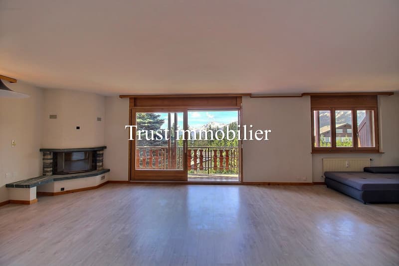 3010. EXCLUSIVITE. Appartement traversant dans jolie résidence (5)