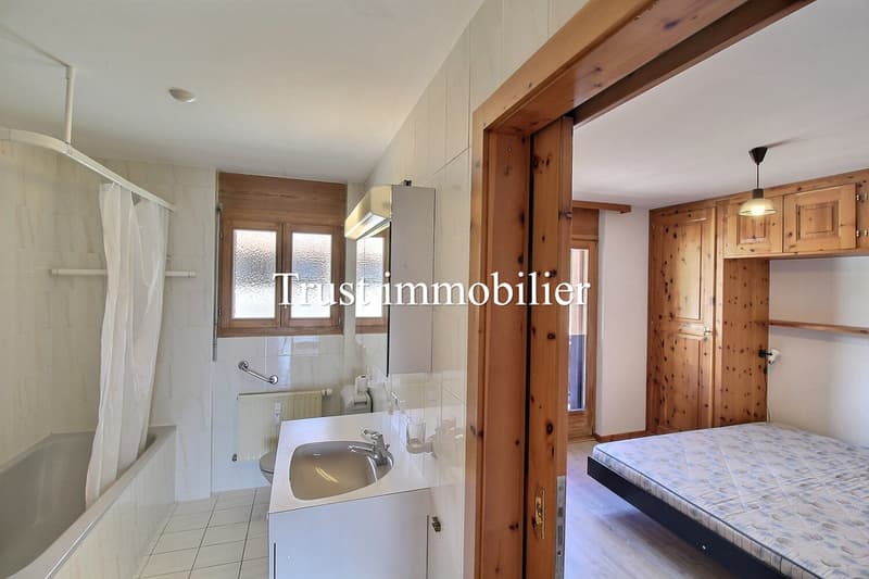 3010. EXCLUSIVITE. Appartement traversant dans jolie résidence (9)