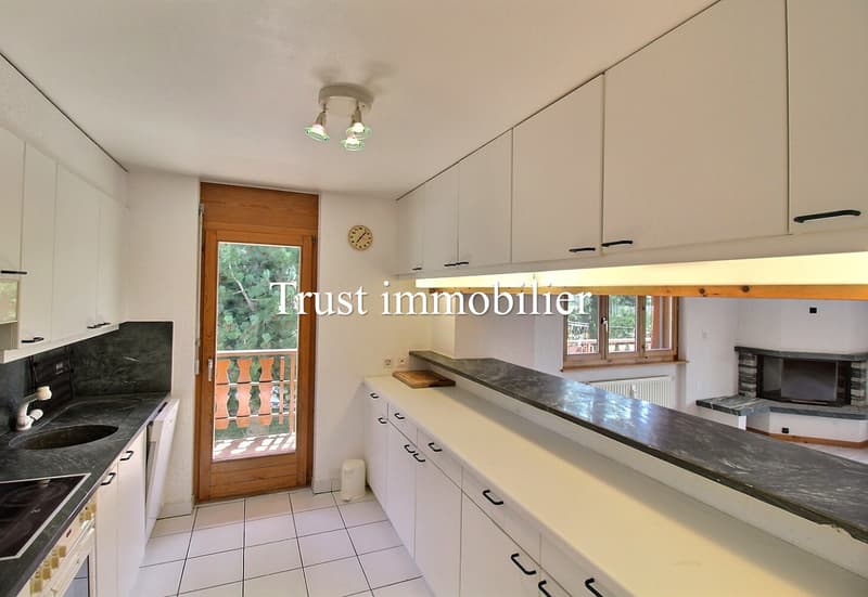 3010. EXCLUSIVITE. Appartement traversant dans jolie résidence (7)