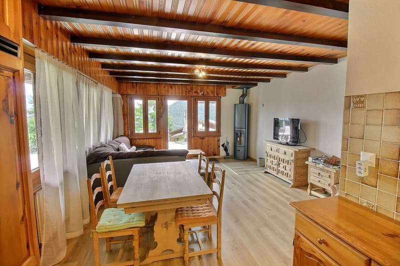 2004M.LA TZOUMAZ.Chalet authentique au coeur des Alpes valaisannes (3)