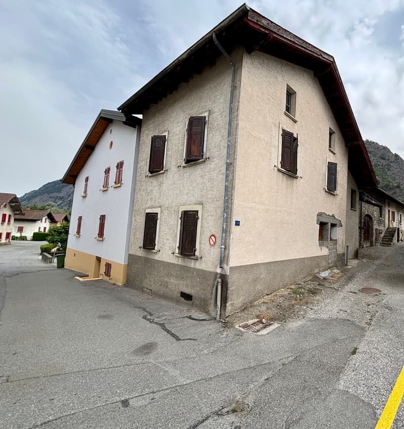2005M-Riddes.Maison villageoise avec grand potentiel à rénover (2)