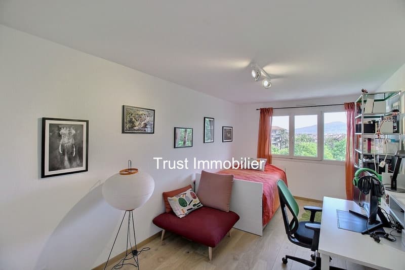4001. Duplex attique rénové avec vue panoramique - Immeuble moderne (6)