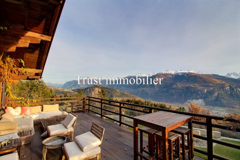 Vue panoramique et tranquillité garanties pour ce Chalet (6)