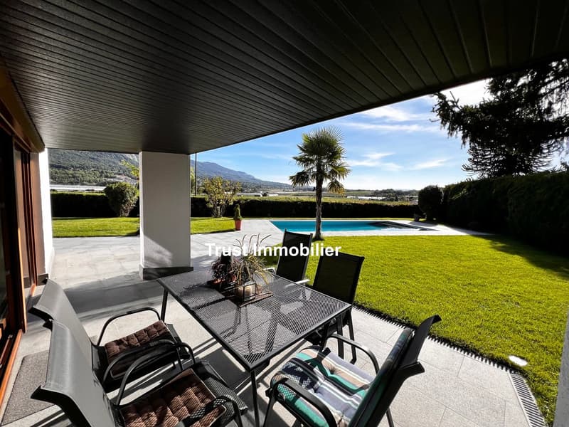6029. VESSY : VILLA D'ARCHITECTE RÉNOVÉE AVEC VUE SALEVE (3)