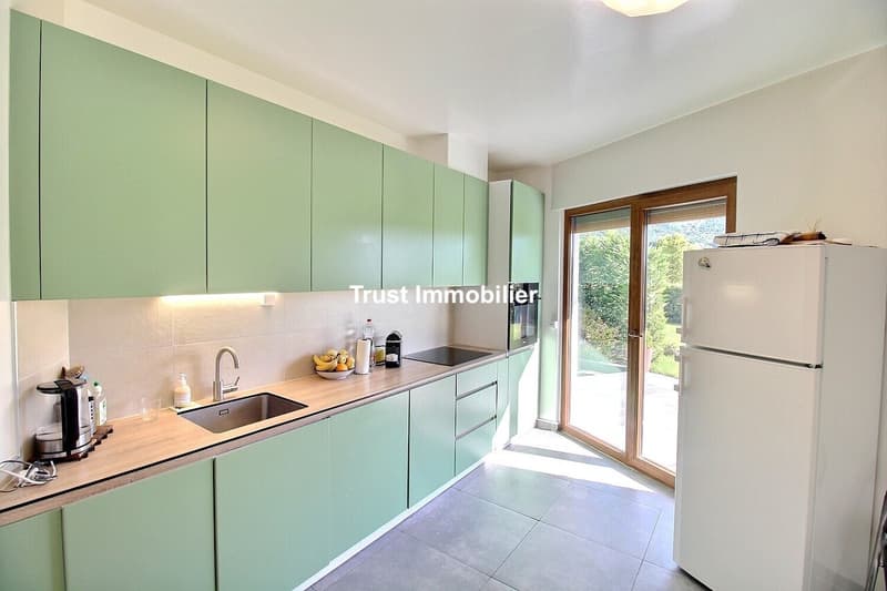 6029. VESSY : VILLA D'ARCHITECTE RÉNOVÉE AVEC VUE SALEVE (8)
