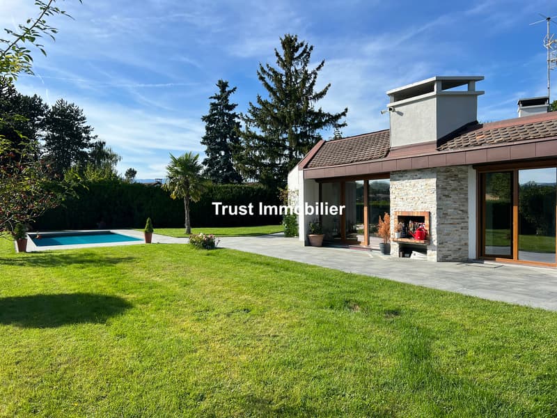 6029. VESSY : VILLA D'ARCHITECTE RÉNOVÉE AVEC VUE SALEVE (2)