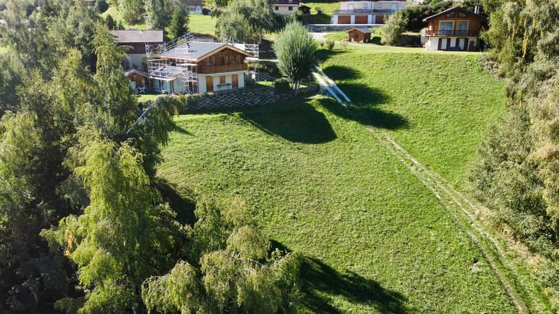 Grande Parcelle prête à accueillir votre futur chalet à La Tzoumaz (1)