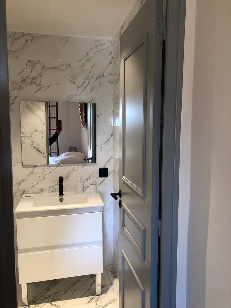 Proche Golf de Bandol . Villa bord de mer avec piscine louée à la semaine. Domaine privée securisée. (17)