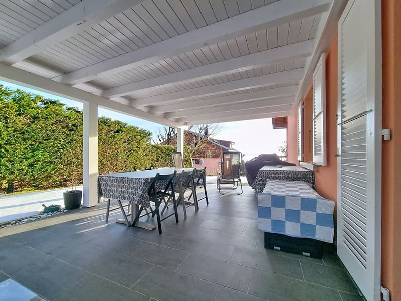 Exclusivité! ARZIER-LE-MUIDS - magnifique villa jumelle de 6.5 pièces - Prix négociable. (5)