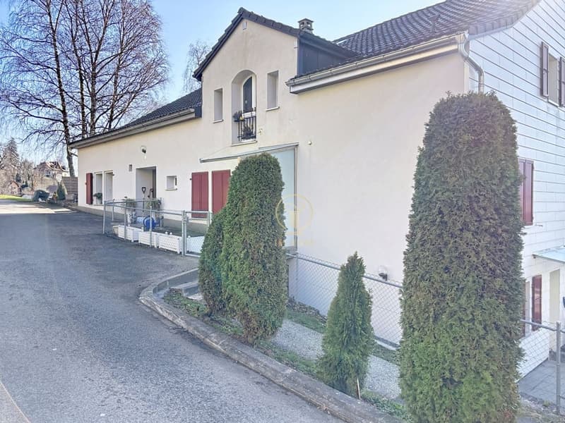 A BALLAIGUES - bel immeuble très bien entretenu et rénové de 5 appartements, 2 dépôts et 9 places de parc (2)