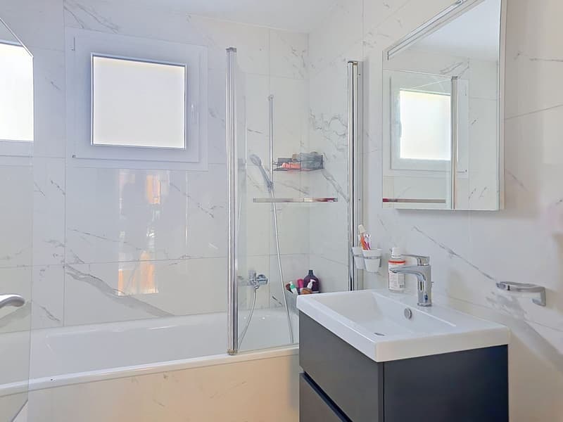 LUCENS - Bel appartement contemporain (9)