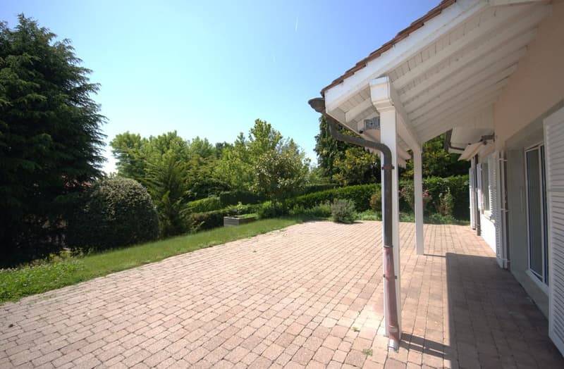 SAINT-PREX - DEUX VILLAS AU BORD DU LÉMAN, AVEC ACCÈS PRIVATIF AU LAC (11)