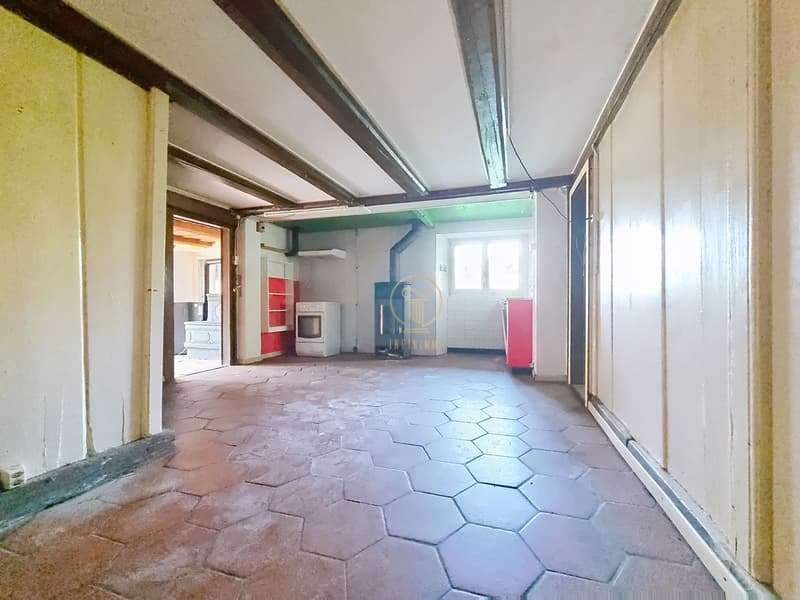 BRENLES, Ferme 5.5 p. de 1851 à rénover avec terrain agricole de 6000m2 potentiel. (4)