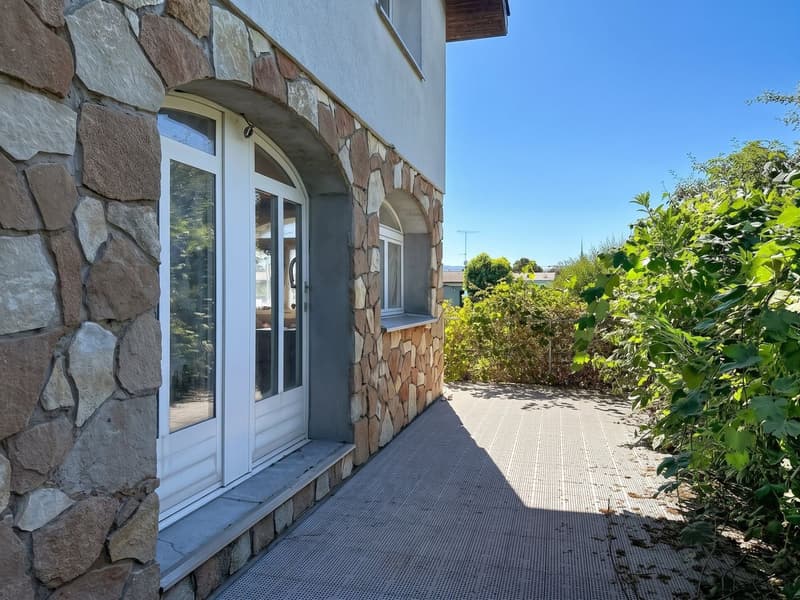 PAYERNE - très grande maison à rénover complètement sur grande parcelle dans quartier résidentiel (3)