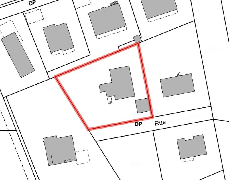 PAYERNE - très grande maison à rénover complètement sur grande parcelle dans quartier résidentiel (7)