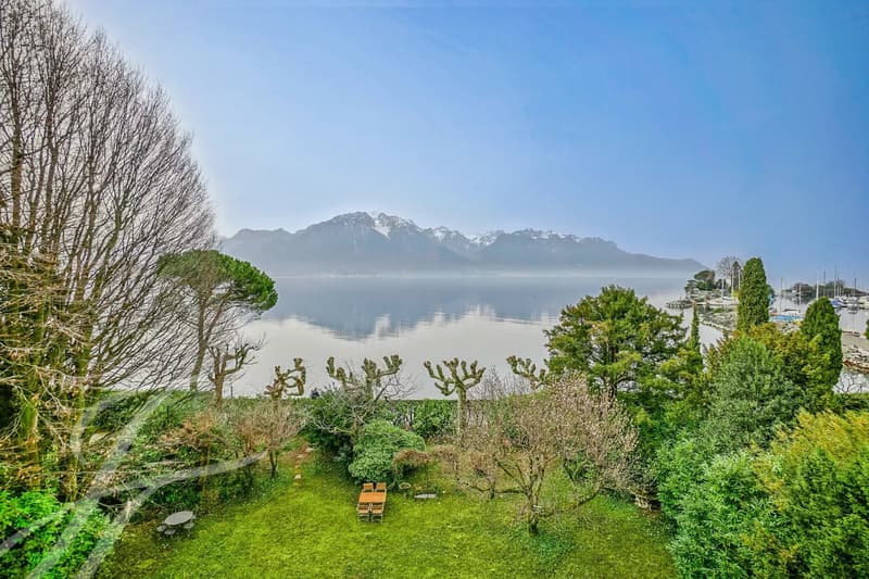 EXCLUSIVITÉ! Villa en première ligne lac aux portes de Montreux (1)