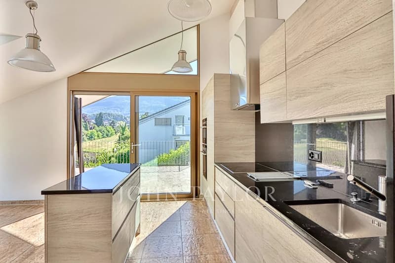 Villa mitoyenne contemporaine, comme neuve (12)
