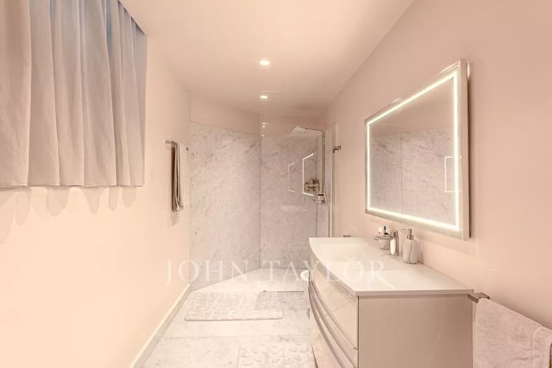 Somptueux appartement avec vue spectaculaire (13)