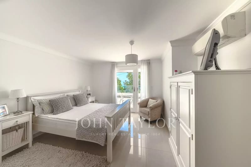 EXCLUSIVITÉ!! Spacieuse villa avec vue panoramique spectaculaire (11)