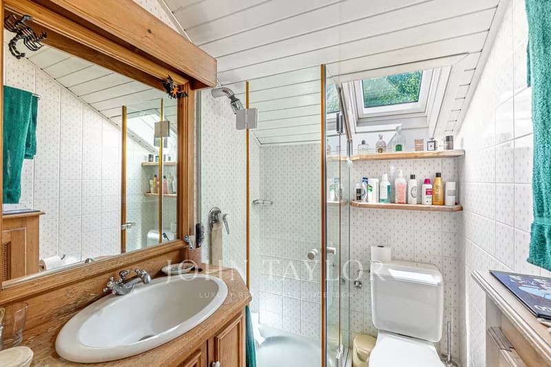 Bel appartement de 212 m2 dans un quartier résidentiel (10)