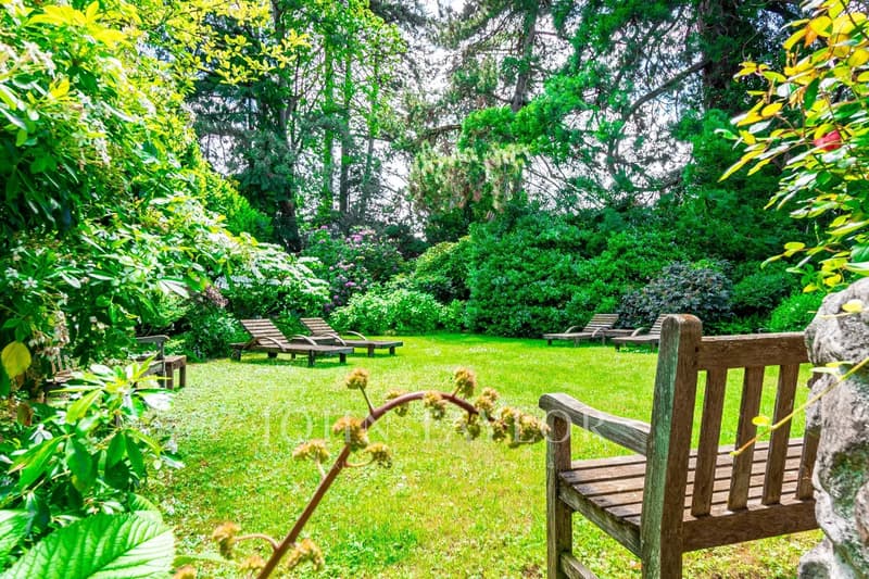 Bel appartement de 212 m2 dans un quartier résidentiel (7)