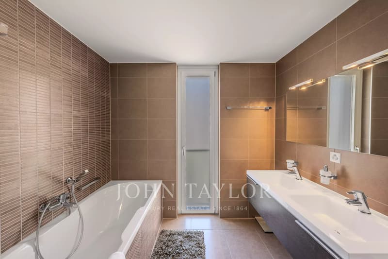 MAGNIFIQUE ! appartement de 5 chambres situé en plein coeur de Montreux. (9)