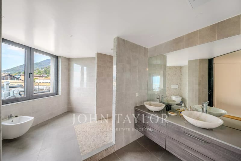 Appartement au dernier étage avec vue panoramique sur le lac à Chernex (11)