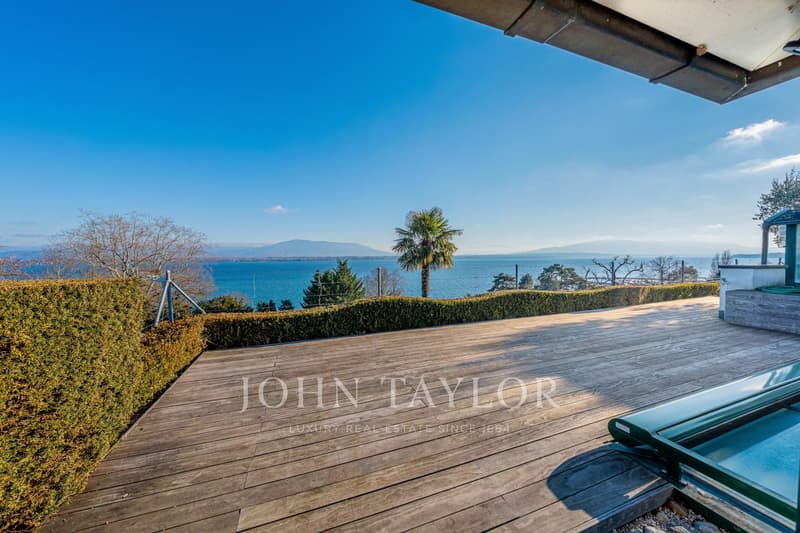 PENTHOUSE avec vue lac exceptionnelle (1)