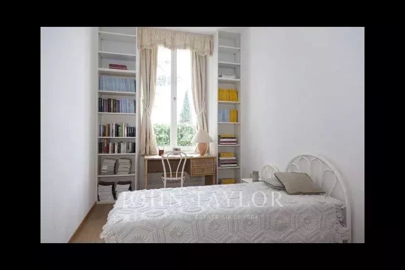 Belle propriété dans un quartier résidentiel (12)
